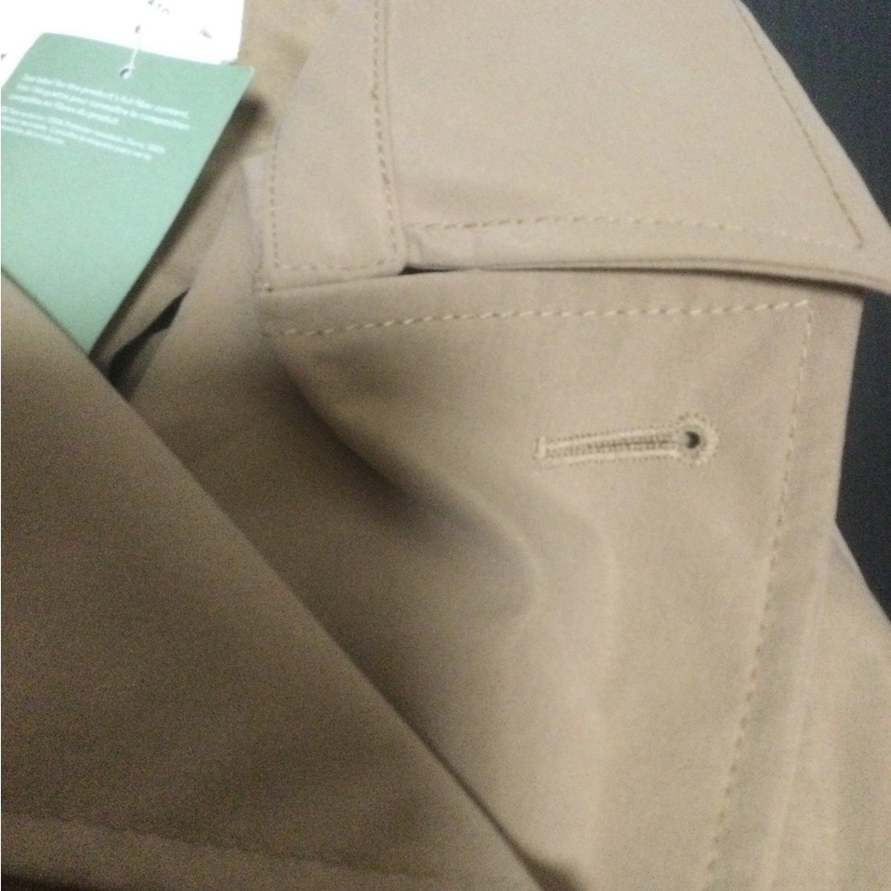 ❤️Classic Tan Trench Coat❤️ - Picture 6 of 9